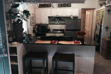 Breakfast Bar/Kitchen