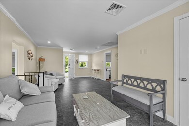 165 Reservoir Rd, Middletown, RI 02842 - photo 4