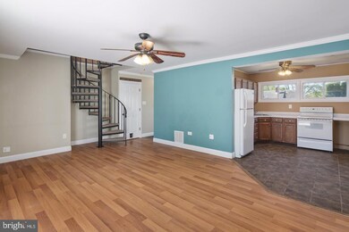 28 Alder Ln, Levittown, PA 19055 - photo 2