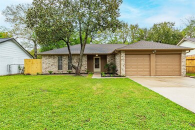 16123 Tibet Rd, Friendswood, TX 77546 - photo 2