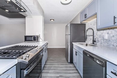 Redondo Tower *All Units Remodeled*, Tucson, AZ 85701 - photo 6