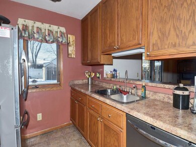 478 Waterman Ct, Oregon, WI 53575 - photo 5