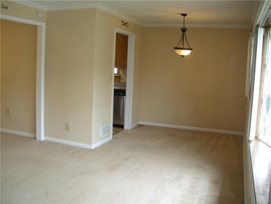 1571 Eastwood Dr, Bethlehem, PA 18018 - photo 4