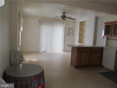 526 Crotzer Ave, Folcroft, PA 19032 - photo 4