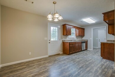 277 Fairlane Dr, Manchester, TN 37355 - photo 4