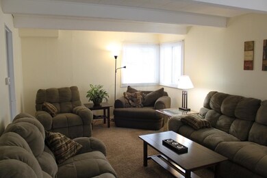 Living Room 1.jpg