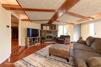 12 Kensington Dr, Bella Vista, AR 72715 - photo 2