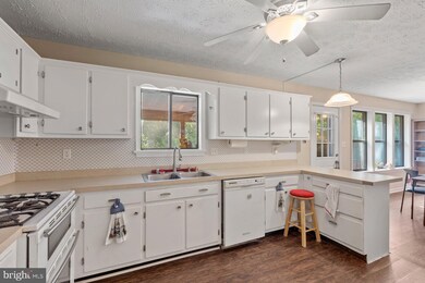 23274 Laurel Hill Dr, California, MD 20619 - photo 7