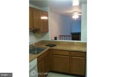 11920 Redtree Way, Reston, VA 20194 - photo 4