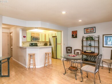 5061 Foothills Dr unit D, Lake Oswego, OR 97034 - photo 7