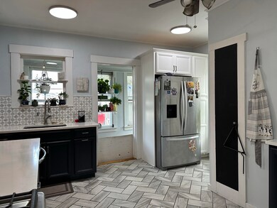 83 Elm St, Hardwick, VT 05843 - photo 3