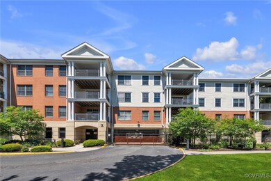 View of apartment building / complex