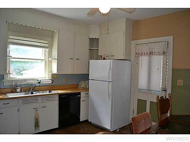 Kitchen 1st floor big bright eat-in kitchen