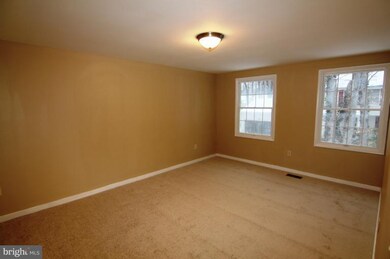 6013 Camelback Ln, Columbia, MD 21045 - photo 3