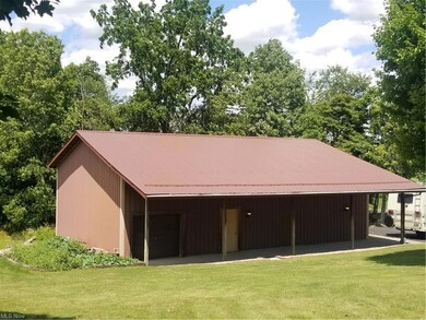 pole bldg