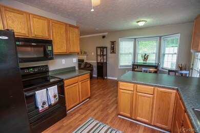 8020 George W Watkins Rd unit A, Quinton, VA 23141 - photo 7