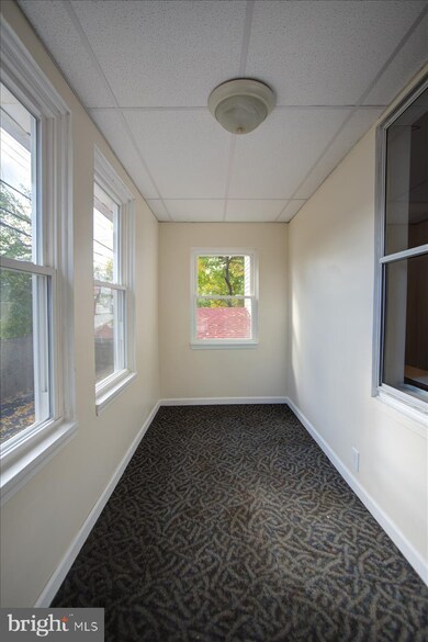 344 Dolans Aly, Crum Lynne, PA 19022 - photo 5