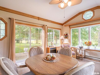 5727 W Martindale Ln, Peoria, IL 61615 - photo 6