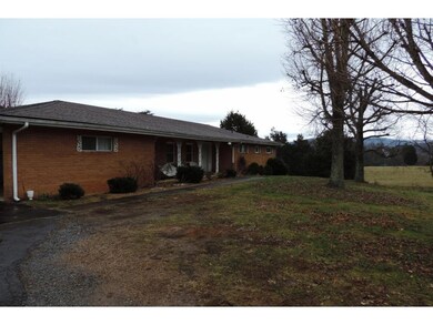 223 Greenlee Rd, Johnson City, TN 37601 - photo 4