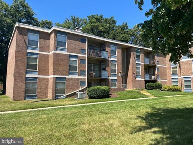 3827 Saint Barnabas Rd unit 3831T, Suitland, MD 20746 - photo 3