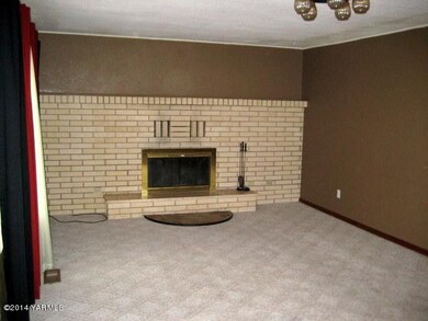 Living Room w/FP