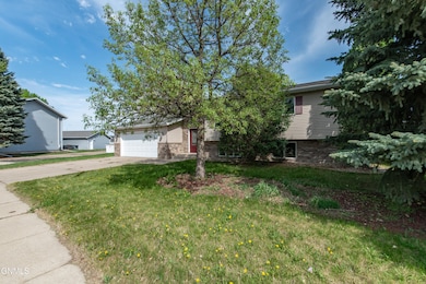 2953 Warwick Loop-3