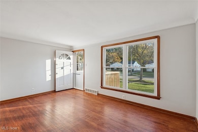 5732 E 141st St, Maple Heights, OH 44137 - photo 3