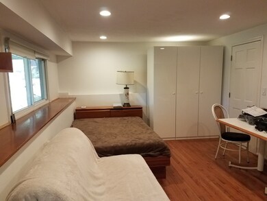 19 Broadlawn Park unit B, Chestnut Hill, MA 02467 - photo 2