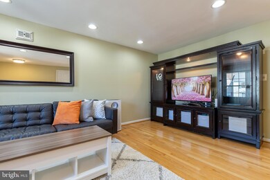 13844 Laura Ratcliff Ct, Centreville, VA 20121 - photo 6