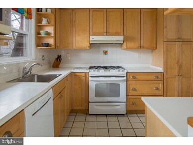 1721 Green Valley Rd, Havertown, PA 19083 - photo 5