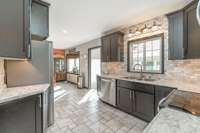 2519 Rownd St, Cedar Falls, IA 50613 - photo 6