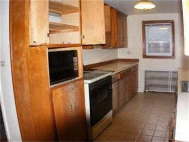 44 Lynnwood St, North Dartmouth, MA 02747 - photo 4