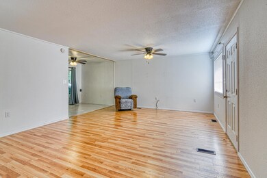 23315WalnutLnShellKnobMO-14