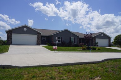 Senior Cntr Units 11, 12, & 14 012