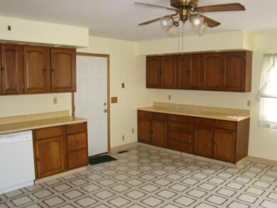 624 Raleigh Dr, Columbus, OH 43228 - photo 6