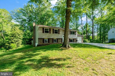 16000 Normandy Ct, Woodbridge, VA 22191 - photo 2