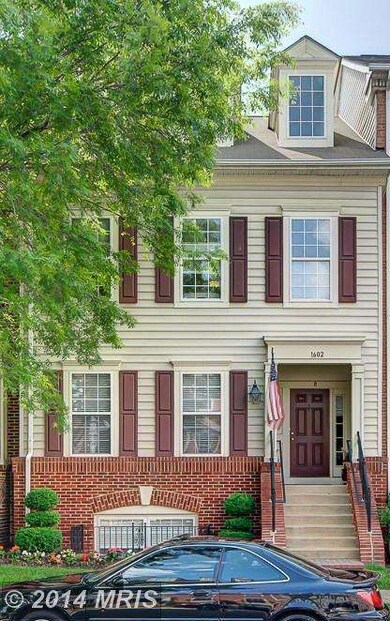 1602 Hunting Creek Dr unit B, Alexandria, VA 22314 - photo 2