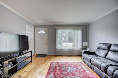 351 W Baker Ave, Clawson, MI 48017 - photo 4