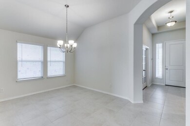 904 Madeline Ln, Cleburne, TX 76033 - photo 2