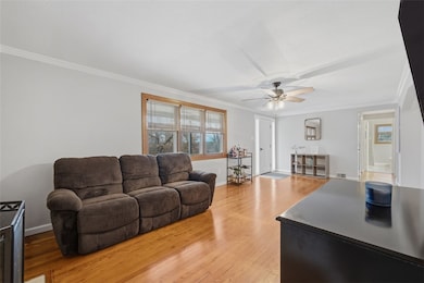 2725 Locust Dr, Pittsburgh, PA 15241 - photo 4