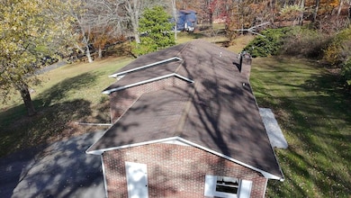 1346 W Chilhowie St, Marion, VA 24354 - photo 2