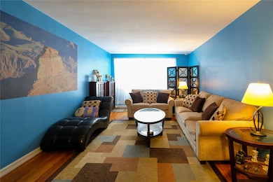 East Rock unit B4, East Rockaway, NY 11518 - photo 5
