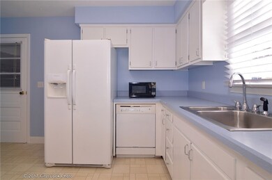 42 Squantum Dr, Middletown, RI 02842 - photo 7