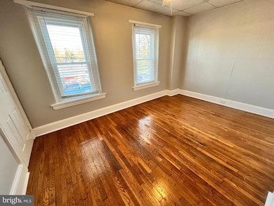 235 E Main St unit 2, Lansdale, PA 19446 - photo 4