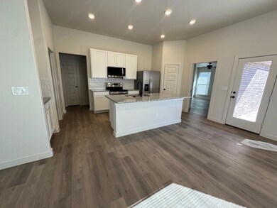 240 Trailblazer Ln, Odessa, TX 79765 - photo 4