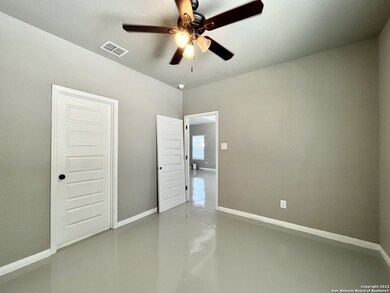 911 E Seideman St, Seguin, TX 78155 - photo 7