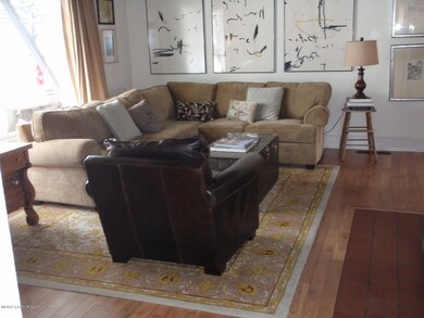 Living Room (3)
