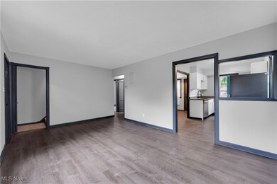 23297 Williams Ave, Euclid, OH 44123 - photo 4