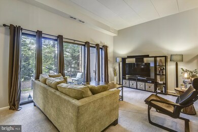 124 Roberts Ln unit 100, Alexandria, VA 22314 - photo 4