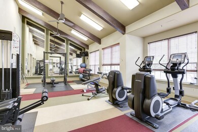 12945 Centre Park Cir unit 104, Herndon, VA 20171 - photo 2